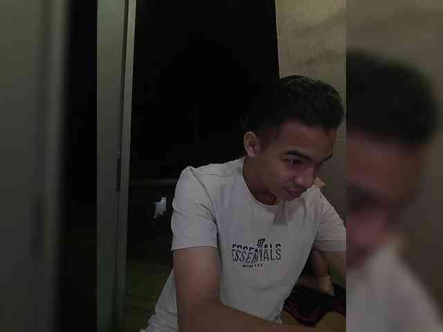 ROOMEXOTIC11 webcam
