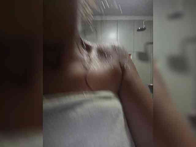 ROOMEXOTIC11 webcam