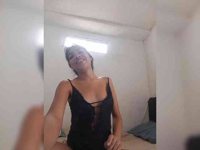 ROOMEXOTIC11 webcam