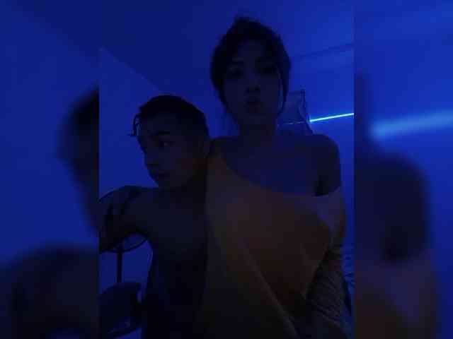 ROOMEXOTIC11 webcam