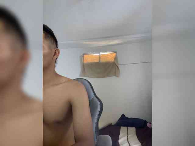 ROOMEXOTIC11 webcam