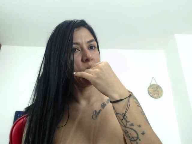 Mimibustamante33 webcam