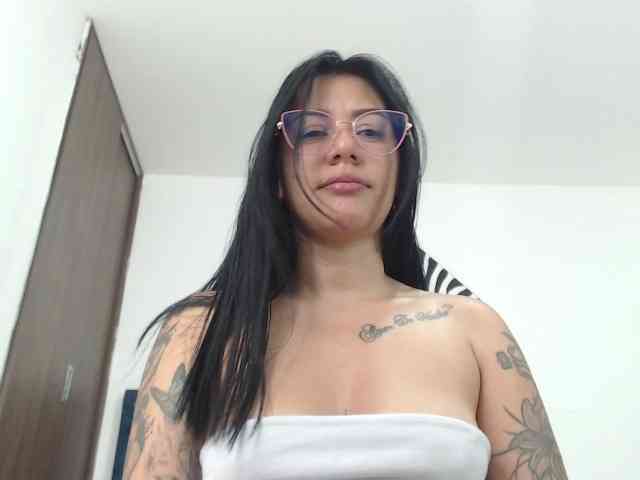 Mimibustamante33 webcam