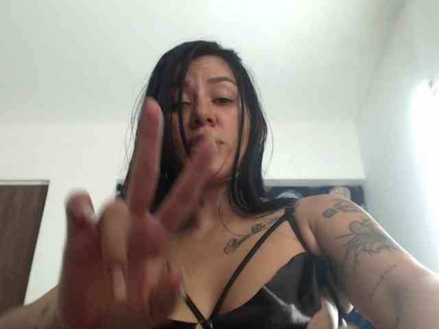 Mimibustamante33 webcam