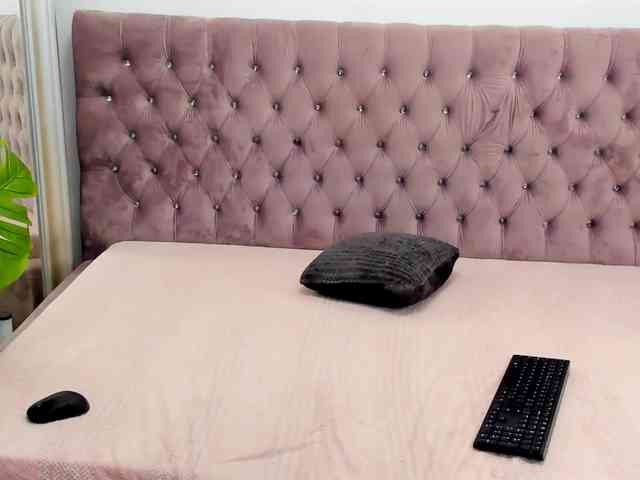 strip webcam BiaMonroe