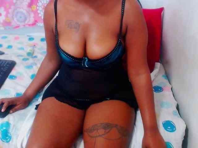 SEXYBOOSTY27 webcam