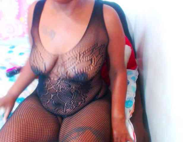 SEXYBOOSTY27 webcam