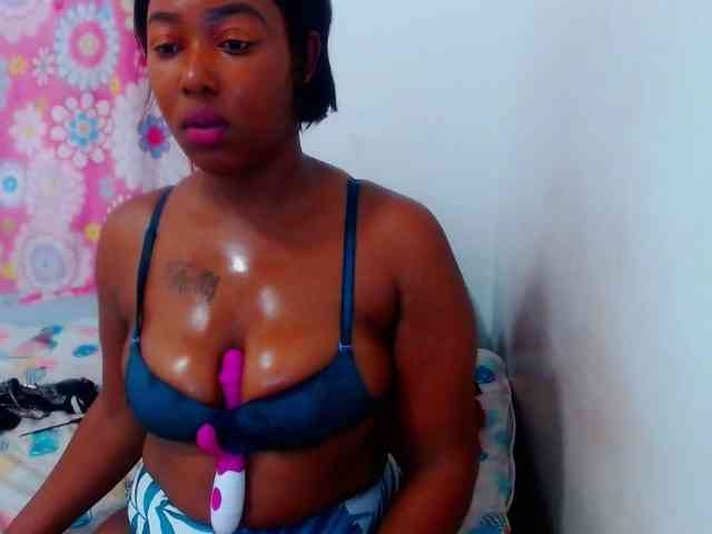 SEXYBOOSTY27 webcam