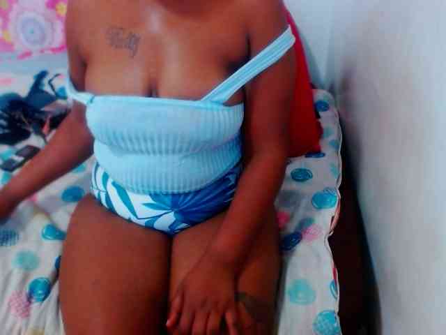SEXYBOOSTY27 webcam
