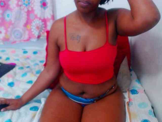 SEXYBOOSTY27 webcam