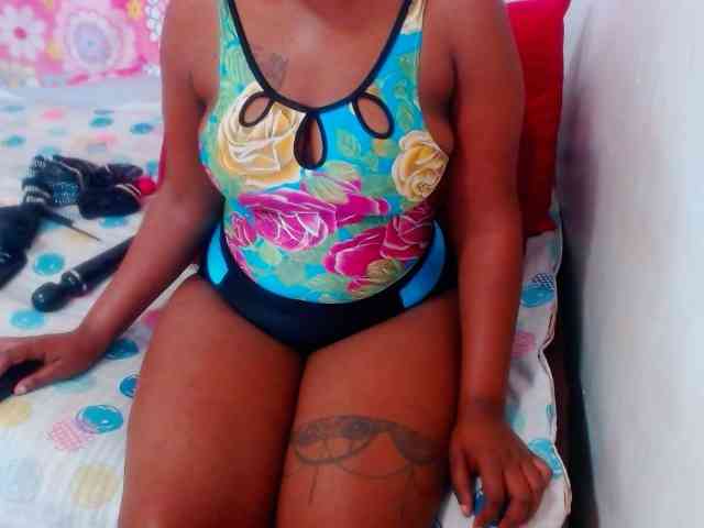 SEXYBOOSTY27 webcam