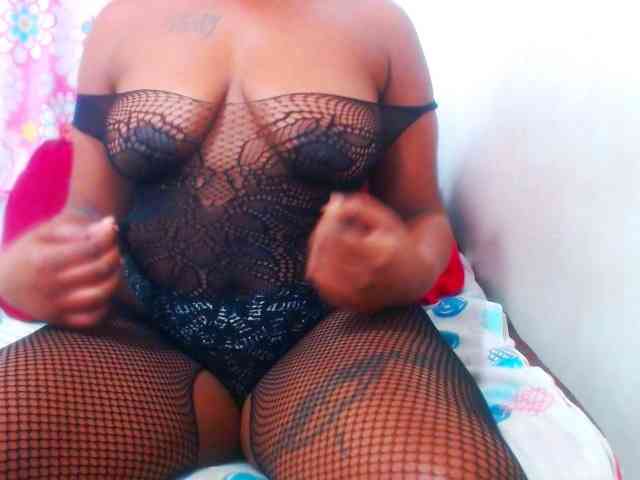 SEXYBOOSTY27 webcam