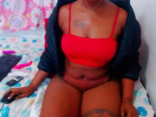 SEXYBOOSTY27 webcam