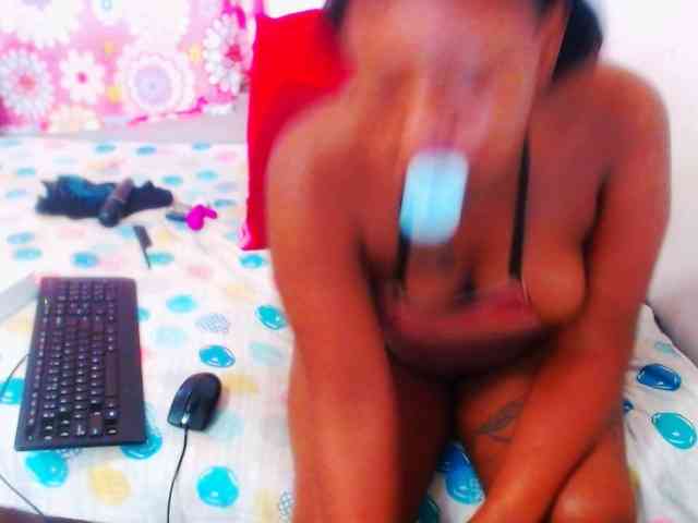 SEXYBOOSTY27 webcam