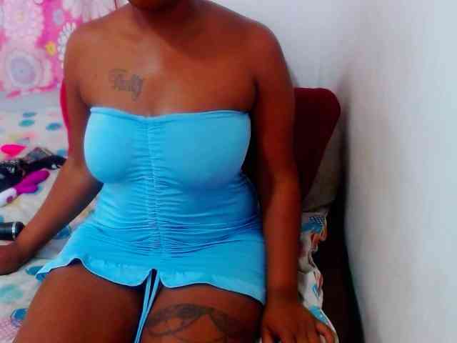 SEXYBOOSTY27 webcam