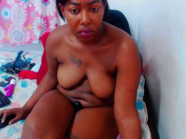 SEXYBOOSTY27 webcam