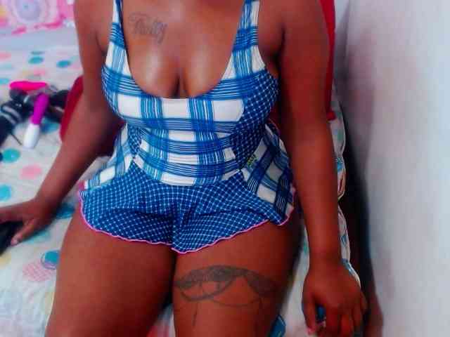 SEXYBOOSTY27 webcam
