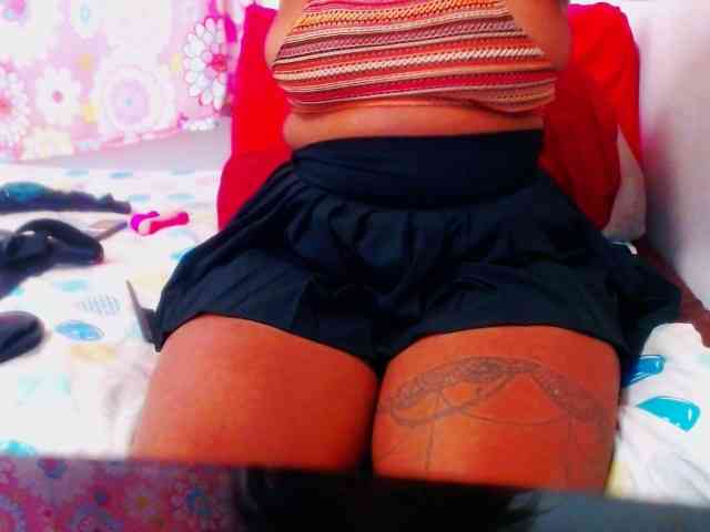 SEXYBOOSTY27 webcam