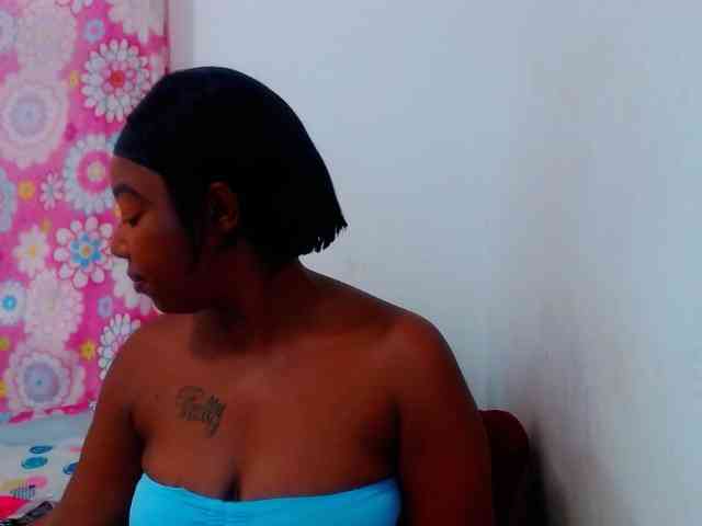 SEXYBOOSTY27 webcam