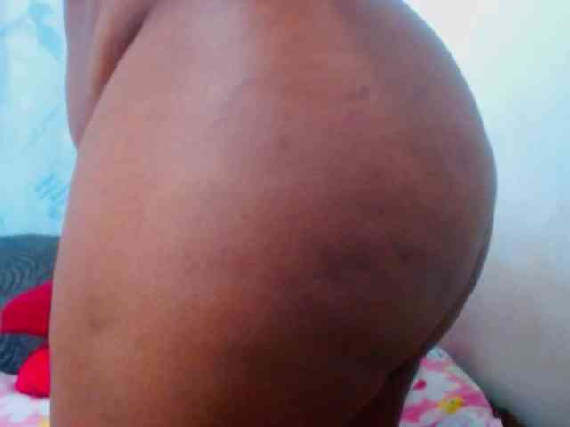 SEXYBOOSTY27 webcam