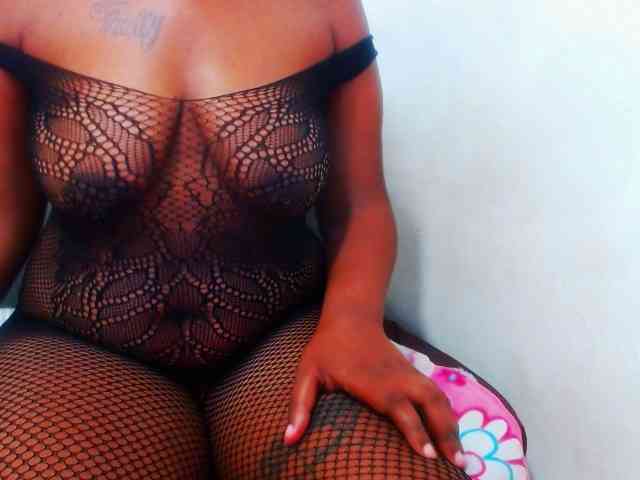 SEXYBOOSTY27 webcam