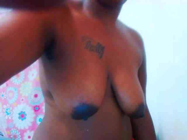 SEXYBOOSTY27 webcam