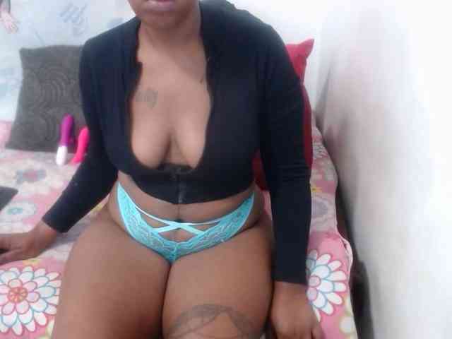 SEXYBOOSTY27 webcam
