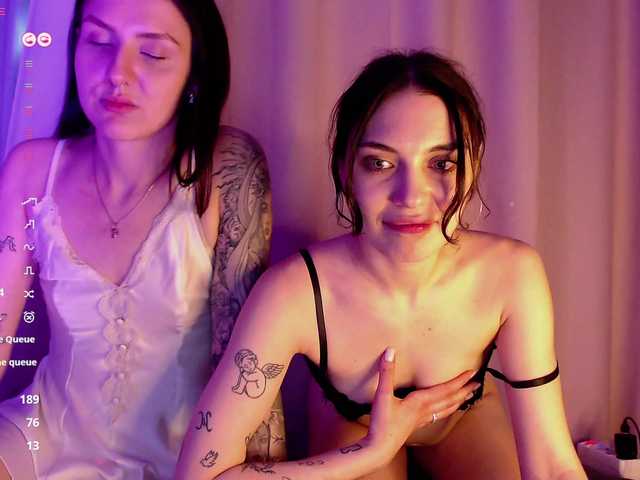 NiaandMolly's BongaCams show and profile