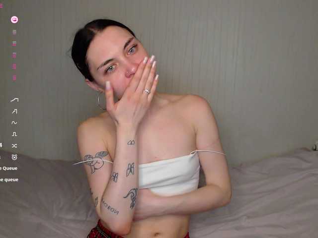 NiaandMolly's BongaCams show and profile