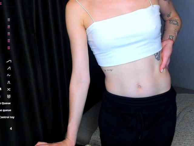 NiaandMolly webcam