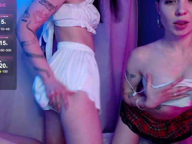 NiaandMolly webcam
