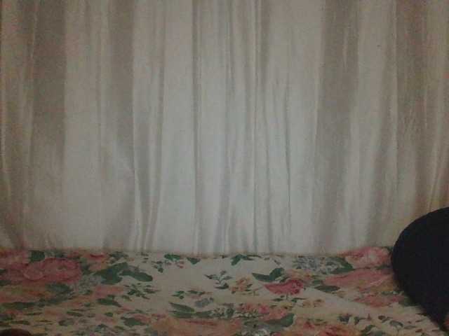 HoTGirlie's BongaCams show and profile