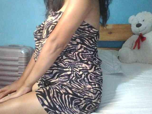 HoTGirlie Live Webcam on {site_name}