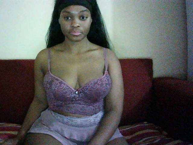  Mercedes-bunz05 chat room