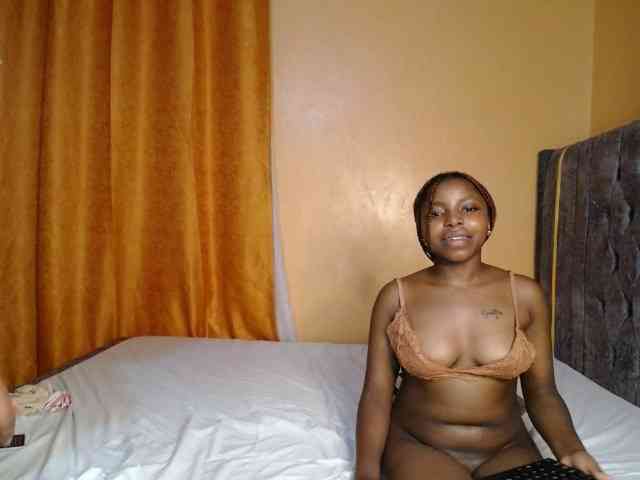 SexxyElsie webcam