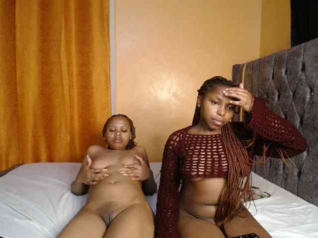SexxyElsie webcam