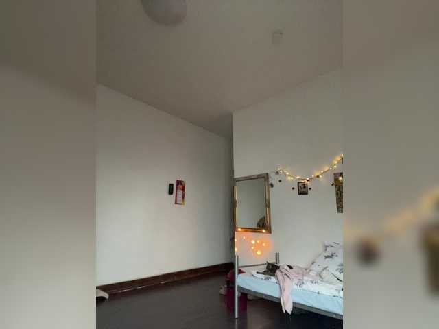 Esmiralda's BongaCams show and profile