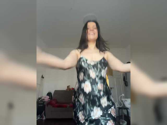 Esmiralda's BongaCams show and profile