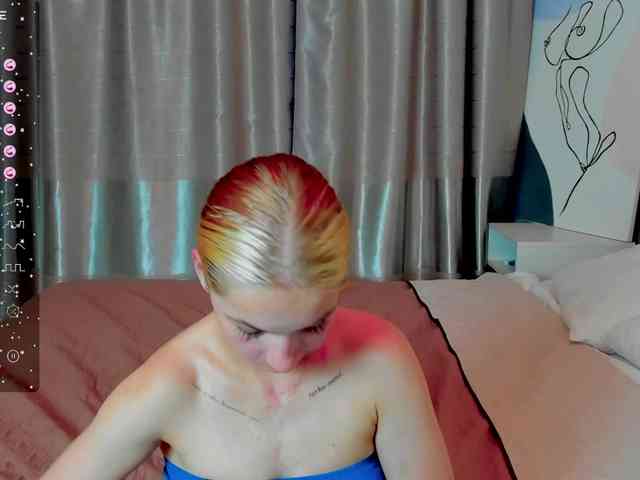 ArielLogan webcam