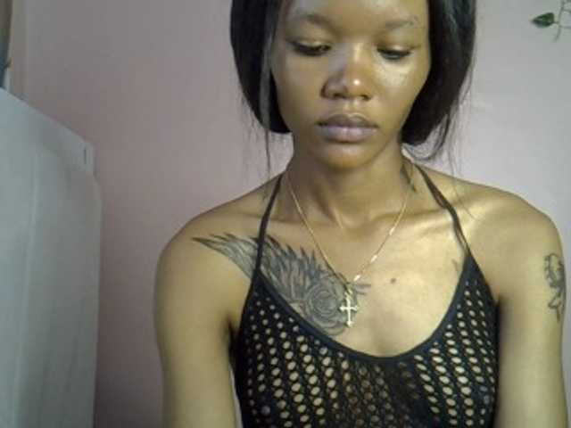 Sexyroses's BongaCams show and profile