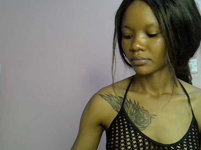 Sexyroses's BongaCams show and profile