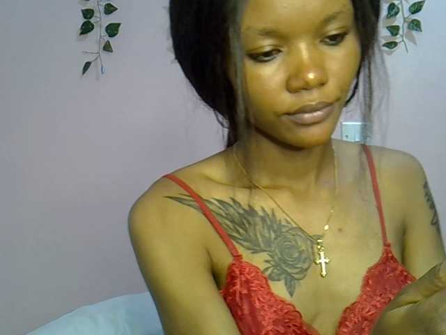 Sexyroses's BongaCams show and profile