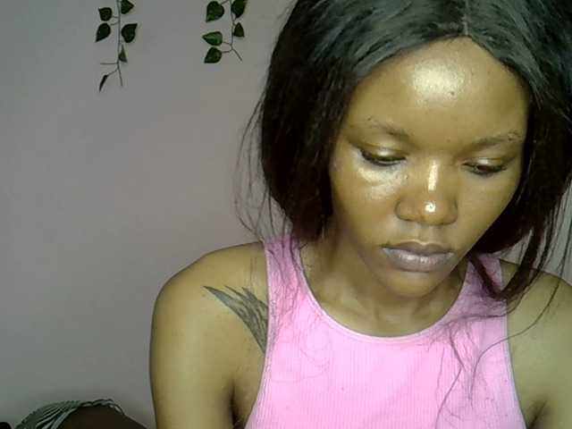 Sexyroses's BongaCams show and profile