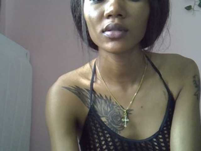 Sexyroses's BongaCams show and profile