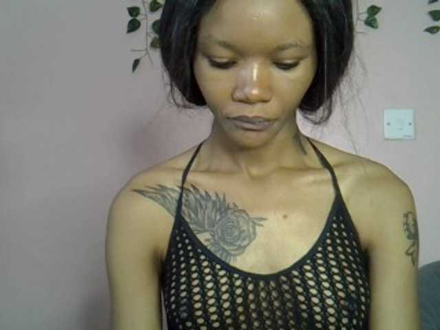 Sexyroses's BongaCams show and profile