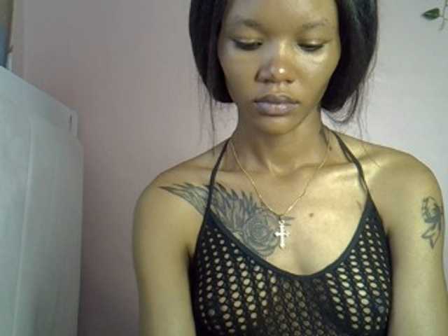 Sexyroses's BongaCams show and profile