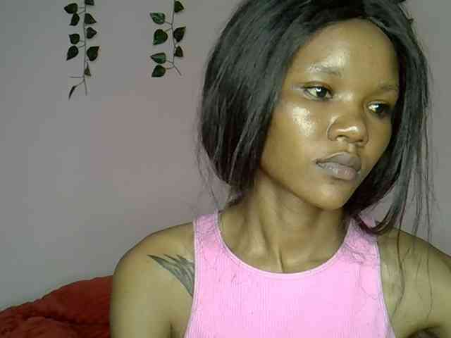 Sexyroses Live Webcam on BongaCams