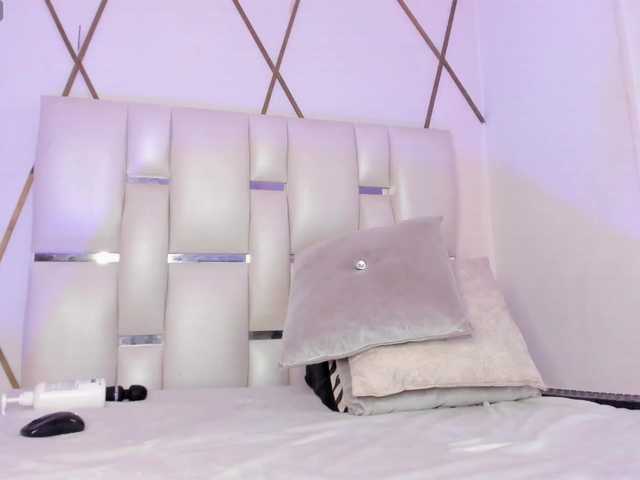 Venuswilds's BongaCams show and profile