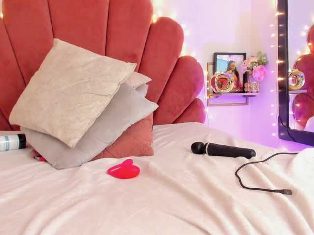 Venuswilds's BongaCams show and profile