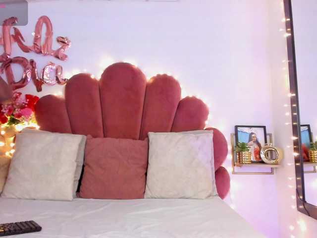 Venuswilds's BongaCams show and profile